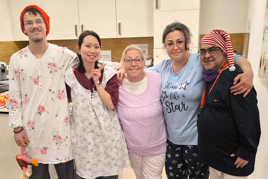 Mitarbeitende haben sich in Schale geworfen