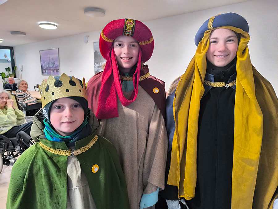 Die Sternsinger-Kinder zu Besuch  in den Cordian Hausgemeinschaften Eschborn